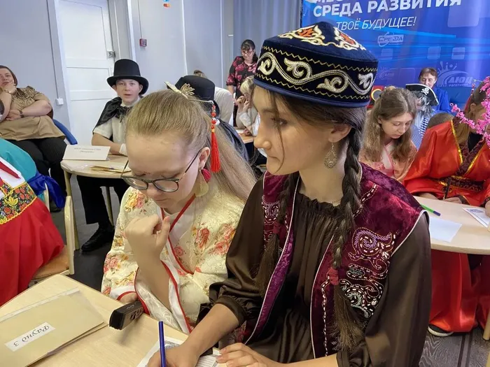 photo_5285386677608190629_y