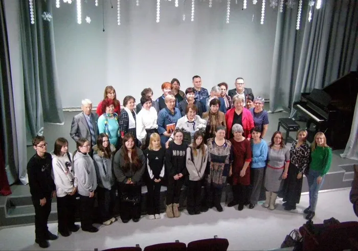 photo_5285386677608190650_y