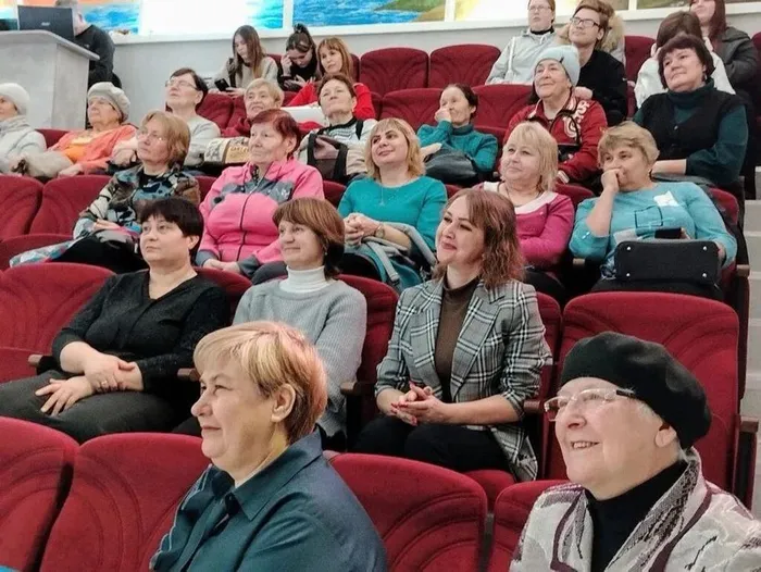 photo_5285386677608190621_y