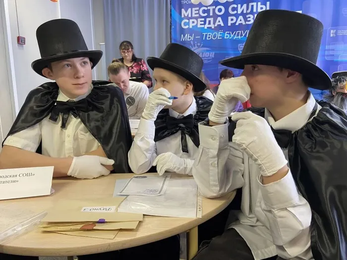 photo_5285386677608190639_y