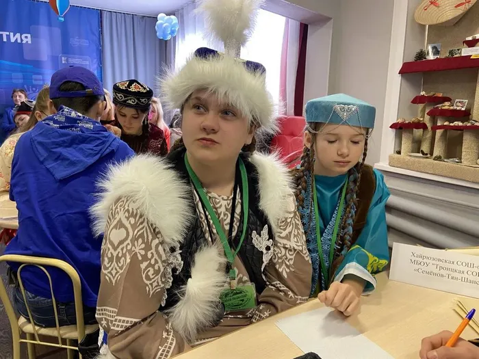 photo_5285386677608190628_y